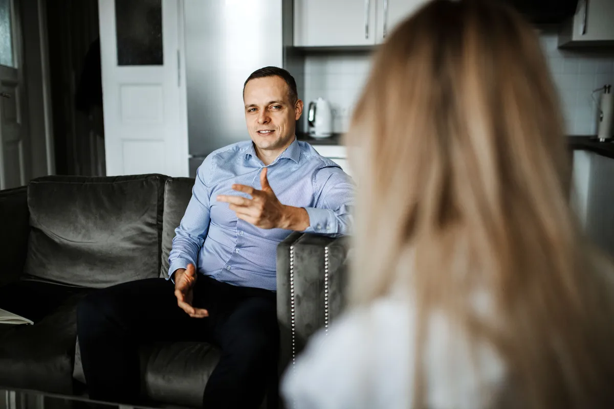 Lawyer discussing a VOB/B construction contract